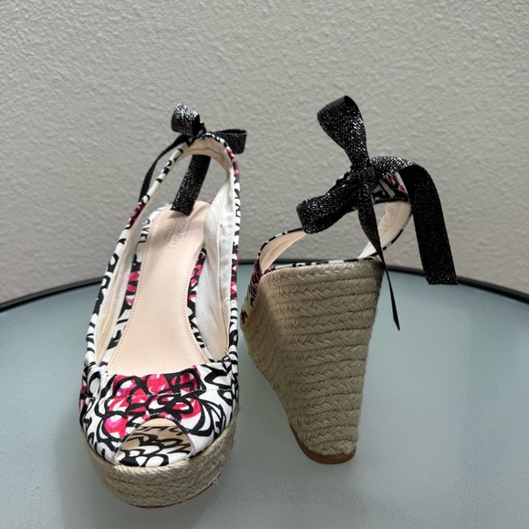 COACH White and Black Maritza Poppy Flower Cunha Espadrilles Sandals Size 8.5 - Picture 7 of 9